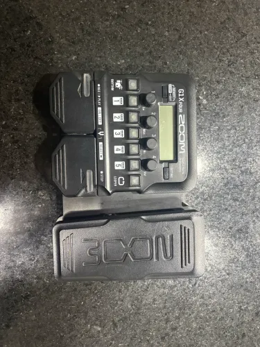 Zoom G1X Four