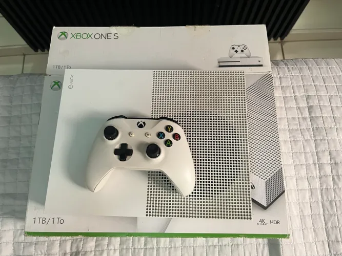 Xbox One S 1TB com 08 jogos