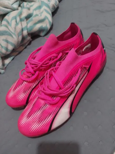 CHUTEIRA PUMA CAMPO USADA NO MAX 5 VEZESS!!!!, TRAVA DE GEL, COR ROSA, NUMERO 43 BR 