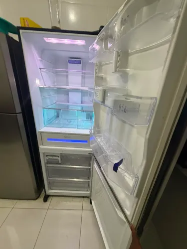Geladeira Panasonic 