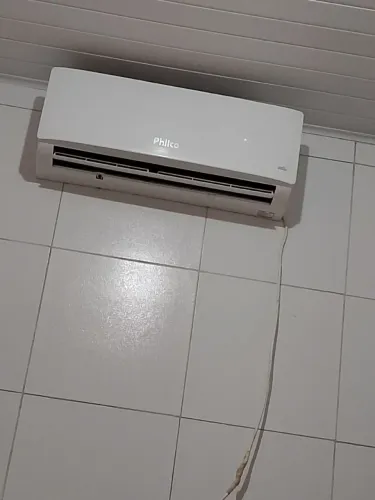 Vendo um ar condicionado 9 mil BTUs pegando perfeitamente tem que retirar 