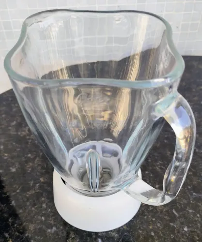 Copo vidro liquidificador Oster. Boca quadrada.