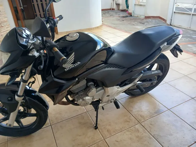 MOTO CB 300r Preta - Documentação 2026 pago