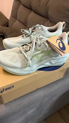 TÊNIS NOVO ASICS NOVABLAST 5