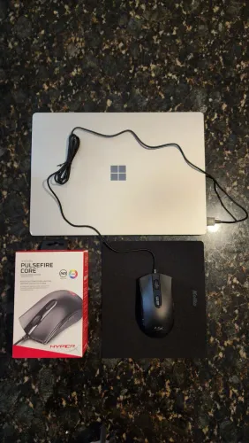 Usado Microsoft Surface 3 4k Touchscreen i7 + HyperX Pulsefire novo