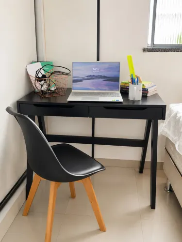 Mesa Escrivaninha + Cadeira Estilo Eames - Excelente Estado