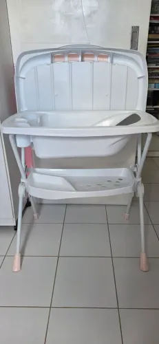BANHEIRA DE BEBÊ COM TROCADOR ROSA