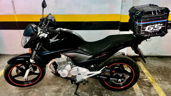 Cb 300r em excelente estado de conservação