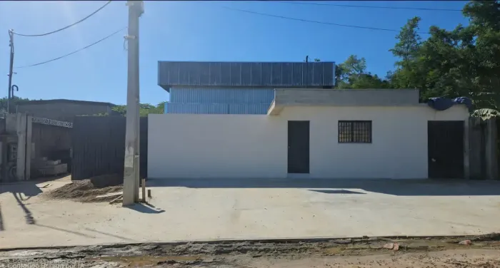 Galpão de 600m2, com Doca no Bairro Tarumã, para logistica/ industria/e-commerce e depósi