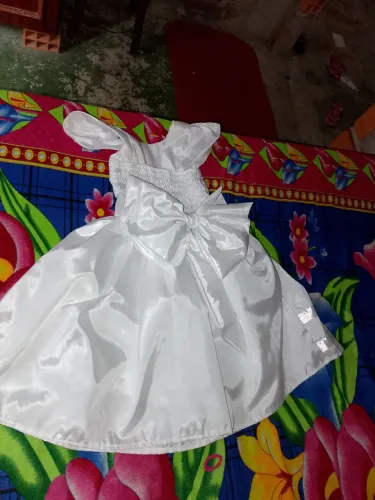 Vestido branco para menina de 5 a 7 anos 