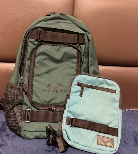 Mochila Oakley (Verde) Multifunctional Smart Backpack