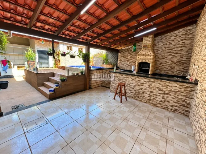 Casa à Venda no Bairro Oneida Mendes em Uberaba