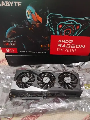 Rx 7600 gaming ( praticamente nova )