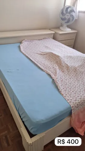 Cama casal com colchão