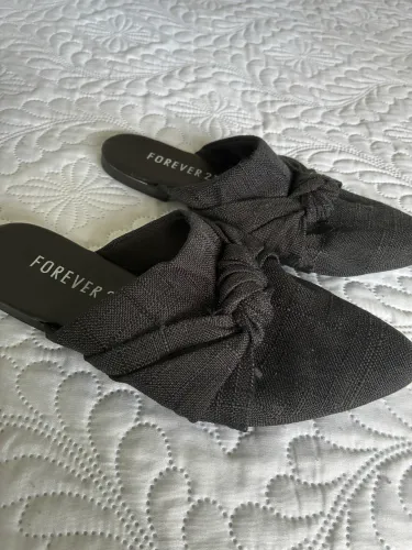 Vendo mule de bico fino com nó da Forever 21 - n° 36  