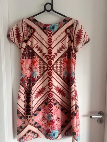 Vestido Antix estampado curto 