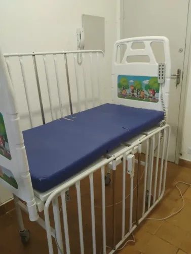 Berço com controle remoto seminovo excelente estado