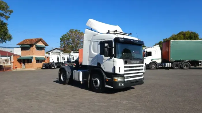 Scania P330 Branco 4x2 Cavalo Mecânico - Cabine Leito