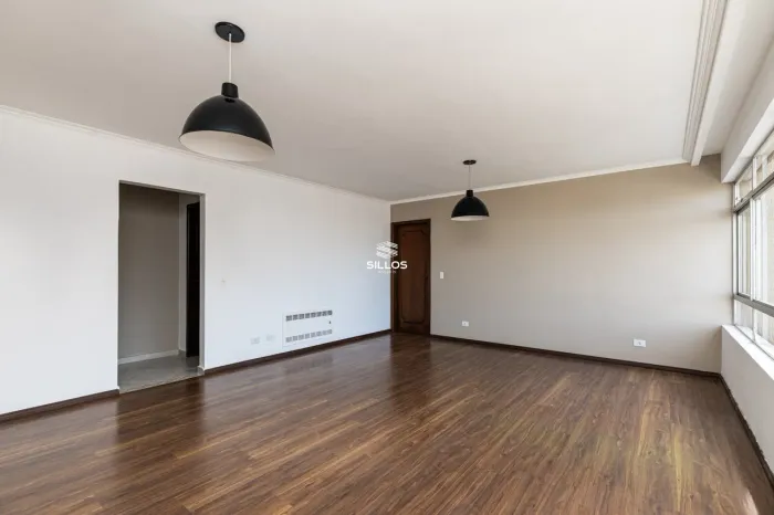Apartamento à venda com 3 quartos no Bigorrilho em Curitiba