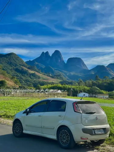 Fiat Punto Sporting Dualogic 1.8 Flex 16V 5P 2013