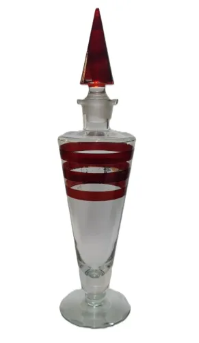 Licoreira vintage com um design que combina estilo Art. Decô e Boêmio. O item apresenta um