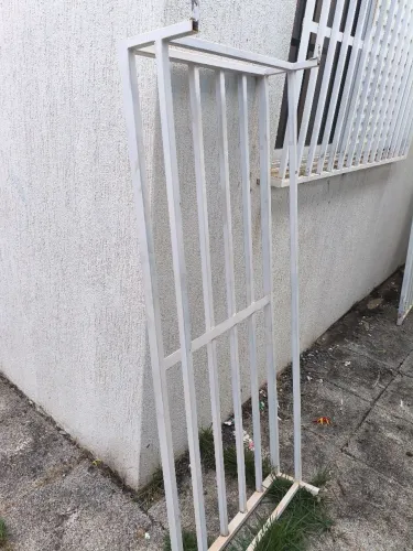 Conjunto de Grades de ferro reforçado, janela, porta simples e de correr