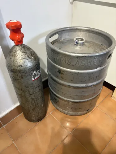 Vendo chopeira semi nova