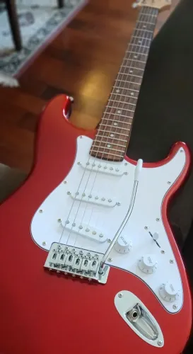 Guitarra Strato Semi Nova Zerada! Cor Vermelho Ferrari: Veja