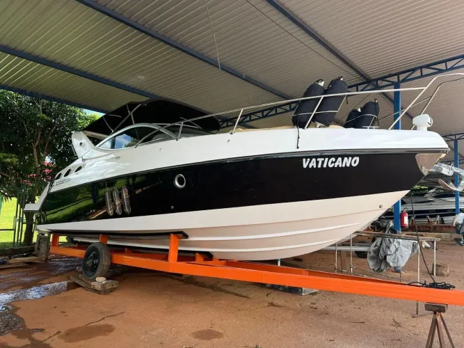 Lancha Phantom 300 com Mercruiser 8.2 380Hp Série 1000