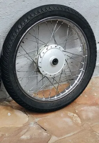 Roda dianteira da Ybr 125 ano 2005