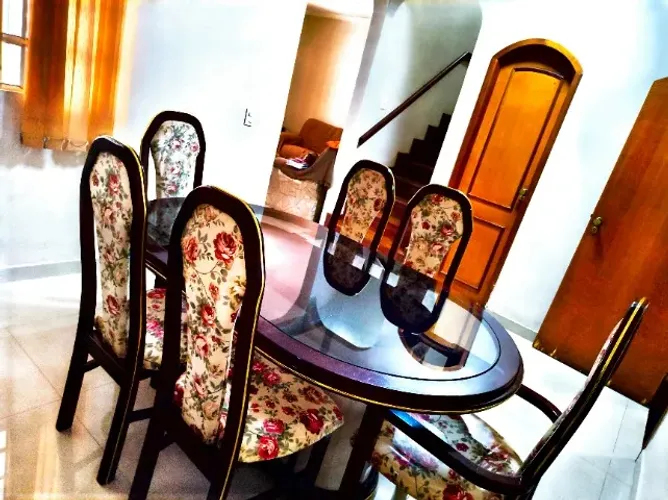 Mesa Oval com Vidro 6 Cadeiras