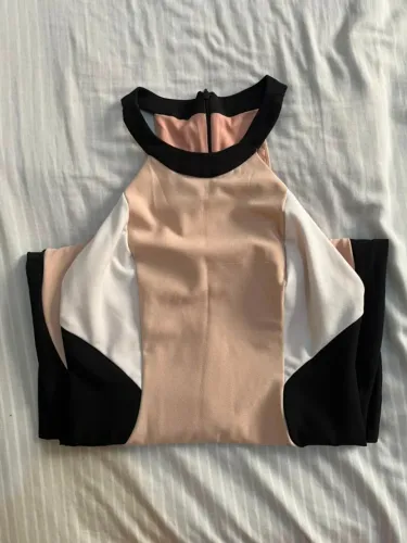 Vestido Feminino Preto, Nude e Branco - Elegante