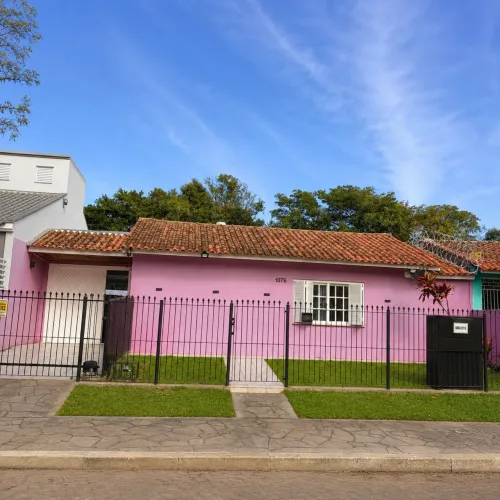     Casa com Piscina, Hidromassagem ,Lareira e Closet - Muito Espaço e Conforto