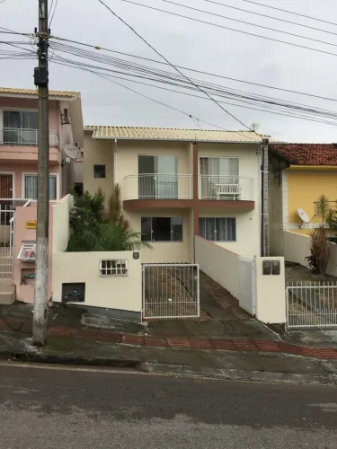 Alugo sobrado Geminado Sem mobília de 2 quartos em Fourquilhas 