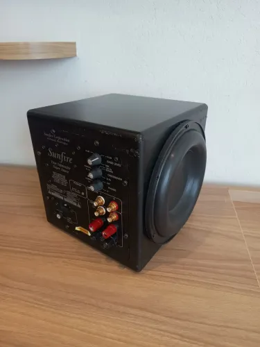 Subwoofer Ativo Sunfire True SuperJunior 300w real até 1200w alta performance 23cm³ 22hz