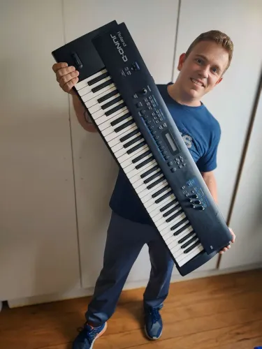 Troco teclado Roland juno D por outro teclado.