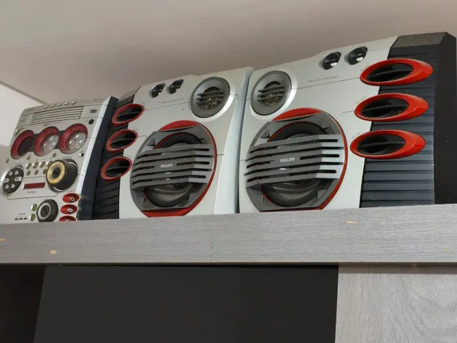 ? Mini System Philips FWM57 - 400W RMS + 2 Caixas