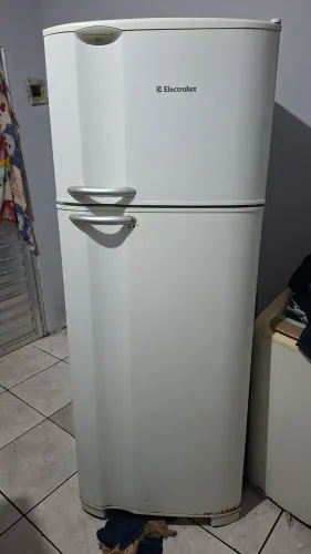 Vende-se geladeira