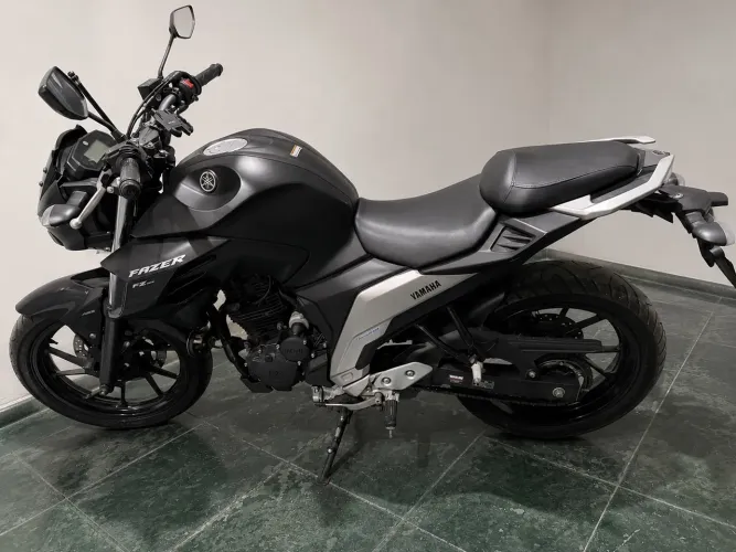 Yamaha Fazer 250 BlueFlex 2023 - Impecável