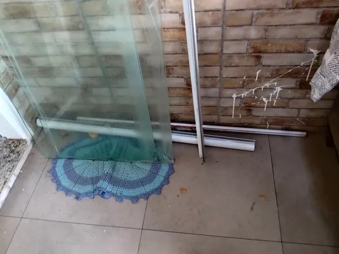 Vidros para Box de Banheiro Seminovos (2 Peças).