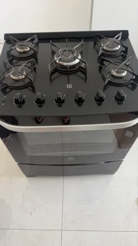 Fogão Eletrolux tampo de vidro 5 bocas
