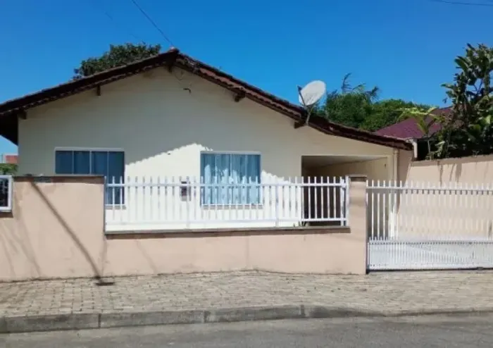 ¨VENDE-SE UMA CASA NO BAIRRO DA MADALENA $360.00,00 