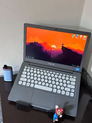 Notebook Samsung - Ideal para Estudos e Trabalho (SSD + Bateria Ok)