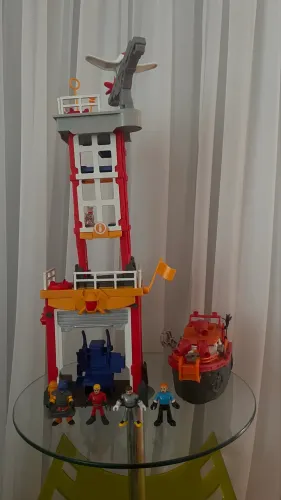 Torre de controle e navio Imaginext