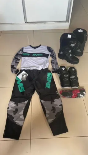 Kit Motocross Infantil nunca usado