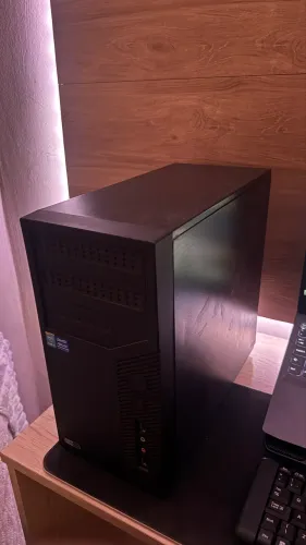 gabinete básico preto