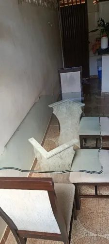 Conjunto Mesa de Jantar de Vidro com Aparador e Base em mármore