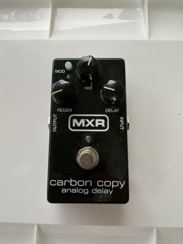 Pedal MXR Carbon Copy analog delay