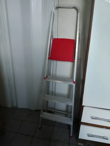 Vende se escada de alumínio 