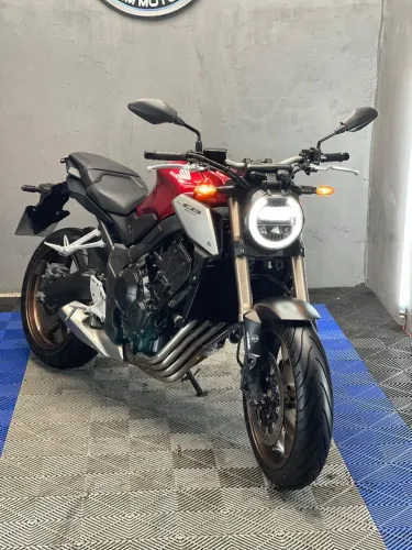 Cb 650 r top